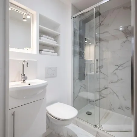 A Pigalle Apartment *